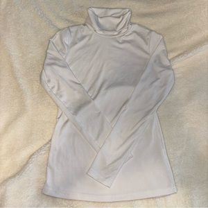White longsleeve turtleneck